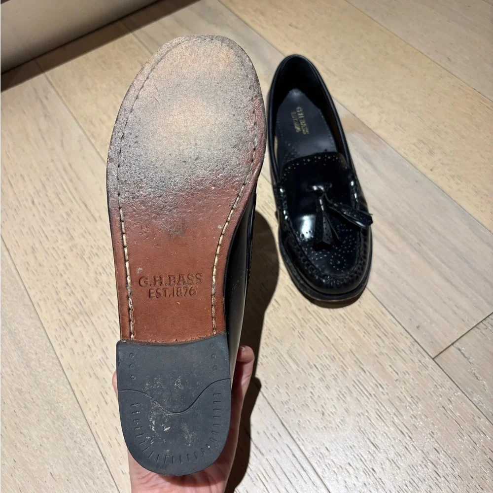 G.H. Bass & Co. Black Leather Tassel Loafers - Picture 4 of 4